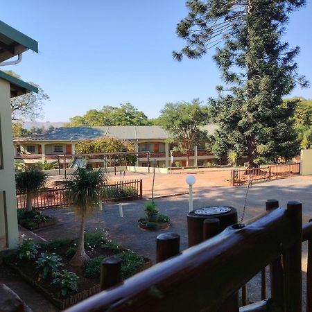 Natal Spa Self Catering and Timeshare Resort Paulpietersburg Bagian luar foto