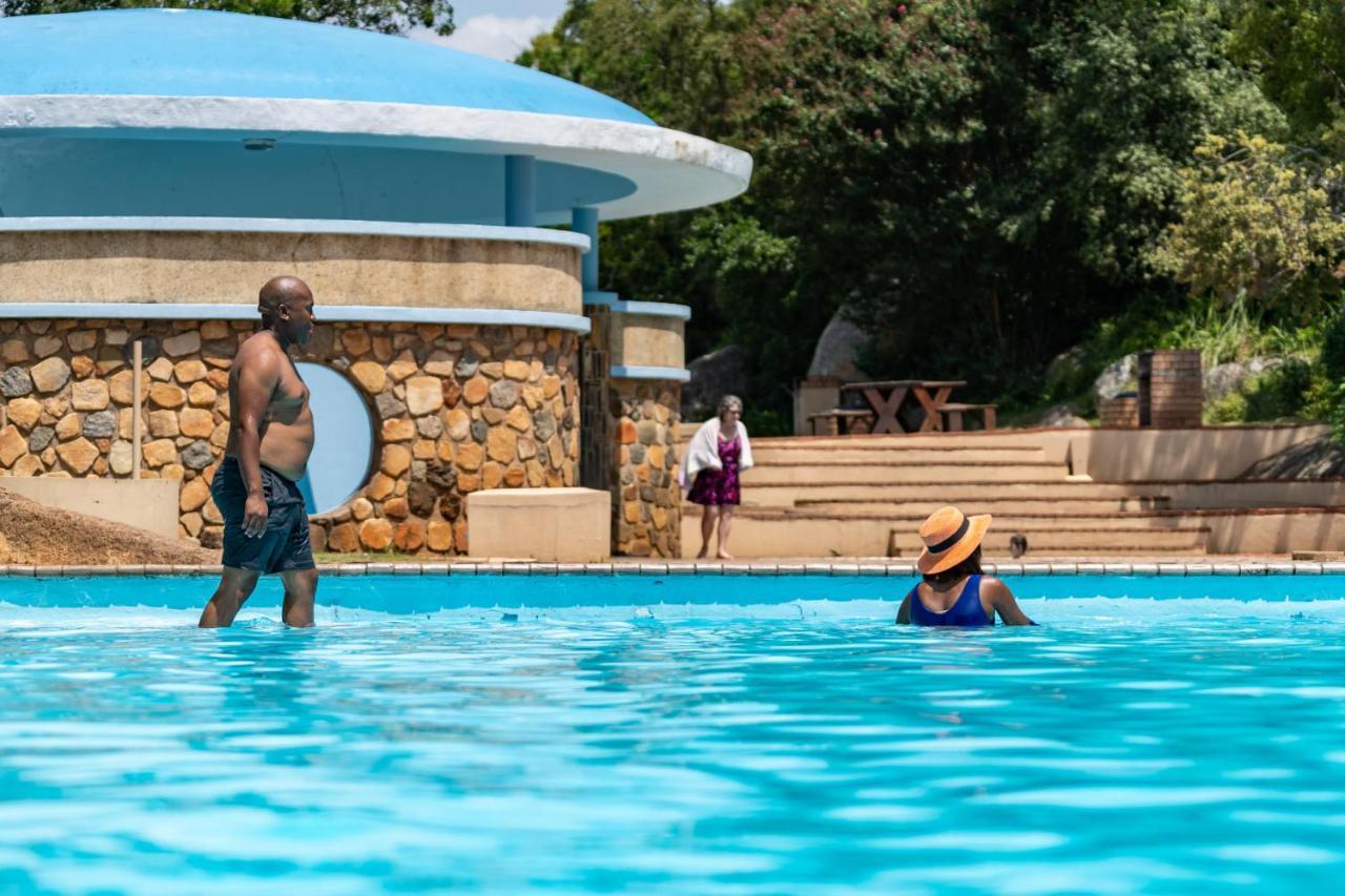 Natal Spa Self Catering and Timeshare Resort Paulpietersburg Bagian luar foto