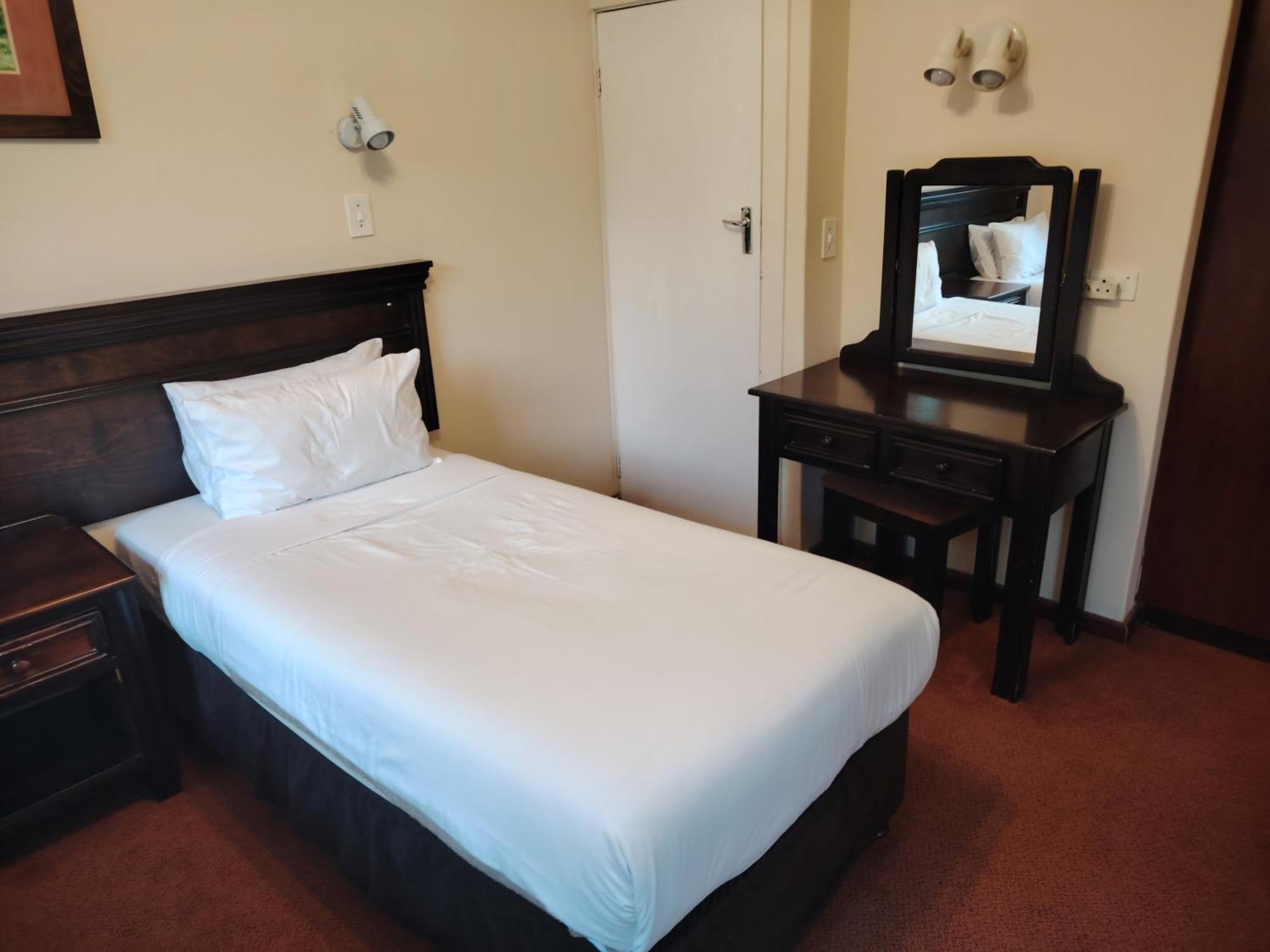 Natal Spa Self Catering and Timeshare Resort Paulpietersburg Bagian luar foto