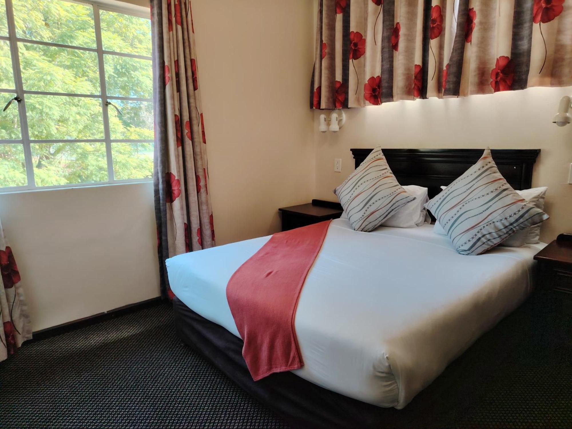 Natal Spa Self Catering and Timeshare Resort Paulpietersburg Bagian luar foto